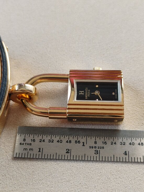 Hermes Kelly Padlock Watch Quartz 18k Yellow Gold Black Dial Leather Bracelet main image 8